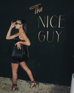Madison Bailey feet photo thumbnail