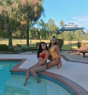 Madison Bailey feet photo thumbnail