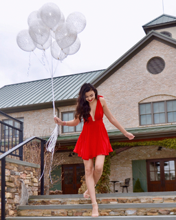 Madison Bailey feet photo thumbnail