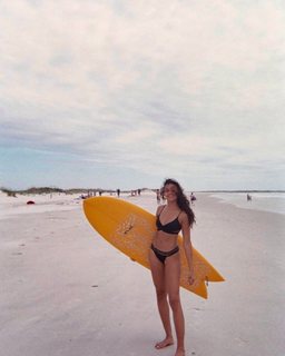 Madison Bailey feet photo thumbnail