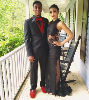 Madison Bailey feet photo thumbnail