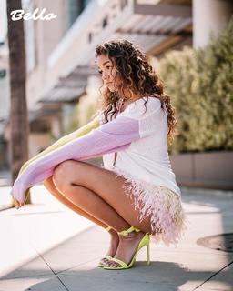 Madison Bailey feet photo thumbnail