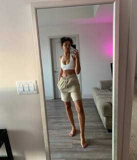 Madison Bailey feet photo thumbnail