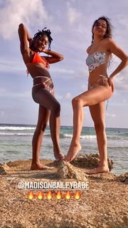 Madison Bailey feet photo thumbnail