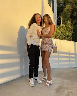 Madison Bailey feet photo thumbnail