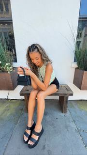 Madison Bailey feet photo thumbnail