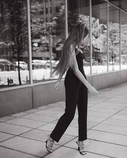 Madison Bailey feet photo thumbnail