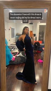 Madison Bailey feet photo thumbnail