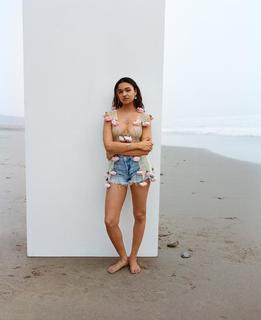 Madison Bailey feet photo thumbnail