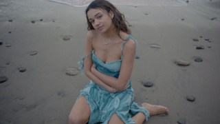 Madison Bailey feet photo thumbnail