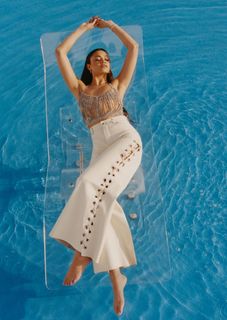 Madison Bailey feet photo thumbnail