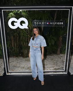Madison Bailey feet photo thumbnail