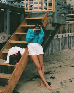 Madison Bailey feet photo thumbnail