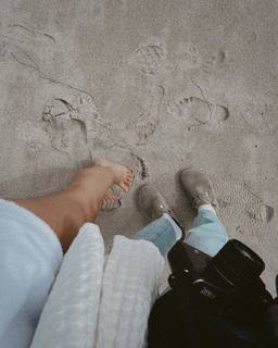 Madison Bailey feet photo thumbnail