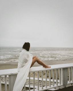 Madison Bailey feet photo thumbnail