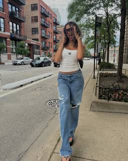 Madison Bailey feet photo thumbnail