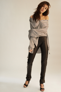 Madison Beer feet photo thumbnail