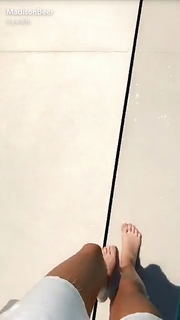 Madison Beer feet photo thumbnail