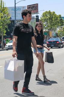 Madison Beer feet photo thumbnail