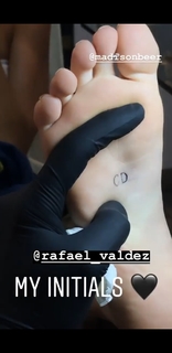 Madison Beer feet photo thumbnail