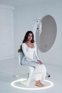 Madison Beer feet photo thumbnail