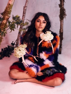 Madison Beer feet photo thumbnail