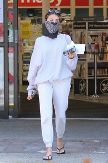 Madison Beer feet photo thumbnail
