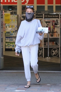 Madison Beer feet photo thumbnail