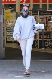 Madison Beer feet photo thumbnail