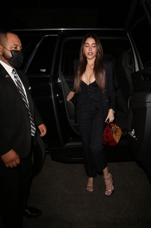 Madison Beer feet photo thumbnail