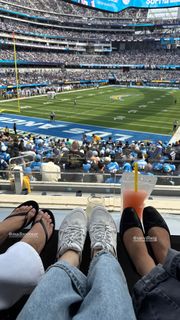 Madison Beer feet photo 1