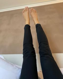 Madison Hope Headrick feet photo 9