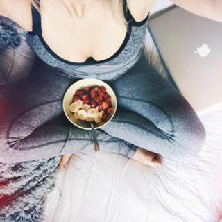 Madison Iseman feet photo thumbnail
