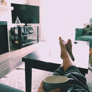 Madison Iseman feet photo thumbnail