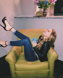 Madison Iseman feet photo thumbnail