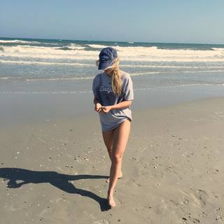Madison Iseman feet photo thumbnail