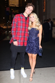 Madison Iseman feet photo thumbnail
