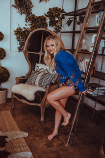 Madison Iseman feet photo thumbnail