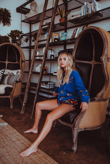 Madison Iseman feet photo thumbnail