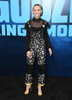 Madison Iseman feet photo thumbnail