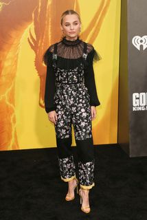 Madison Iseman feet photo thumbnail