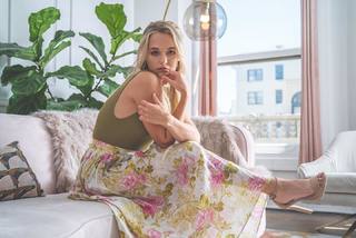 Madison Iseman feet photo thumbnail