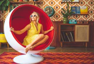Madison Iseman feet photo thumbnail