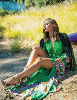 Madison Iseman feet photo thumbnail