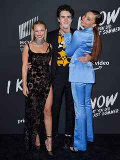 Madison Iseman feet photo thumbnail