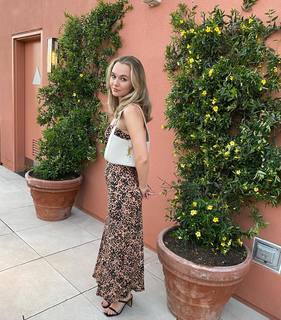 Madison Iseman feet photo thumbnail