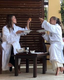 Madison Iseman feet photo thumbnail