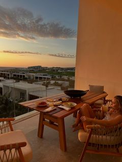 Madison Iseman feet photo thumbnail