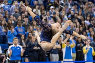 Madison Kocian feet photo 10