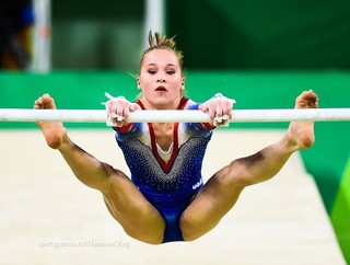 Madison Kocian feet photo 16
